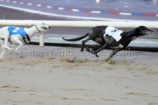 sun26_128.JPG - (C)S.FARNDON