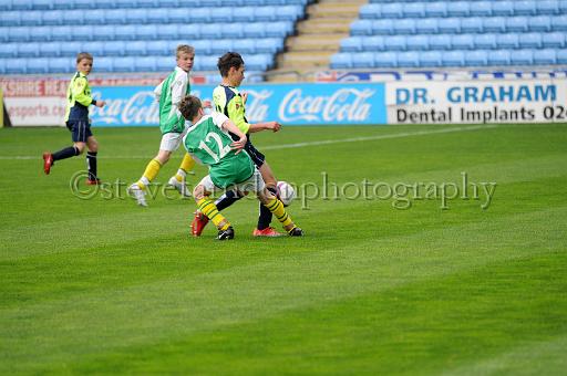 nursing400.jpg - (C)S.FARNDON