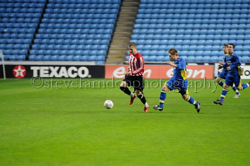 nursing458.jpg - (C)S.FARNDON